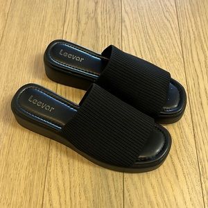 Black platform sandal
